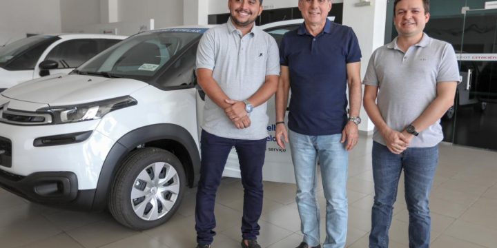 Jucá entrega de carros a conselhos tutelares