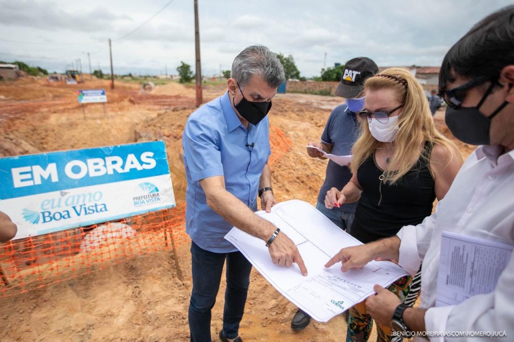 Romero Jucá e Teresa Surita na obra do Pedra Pintada