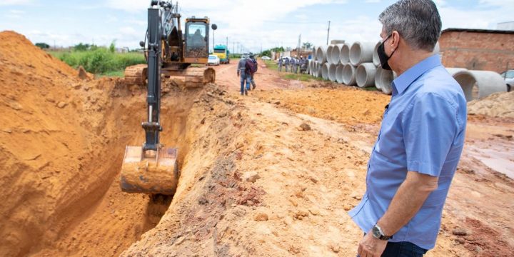Jucá apoia obras no Pedra Pintada em Boa Vista