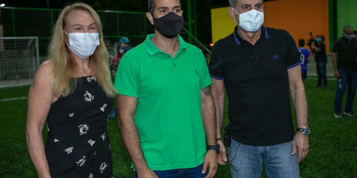 Teresa, Arthur e Jucá em campo de futebol. Convenção do MDB vai oficializar o nome de Arthur como candidato a prefeito de Boa Vista