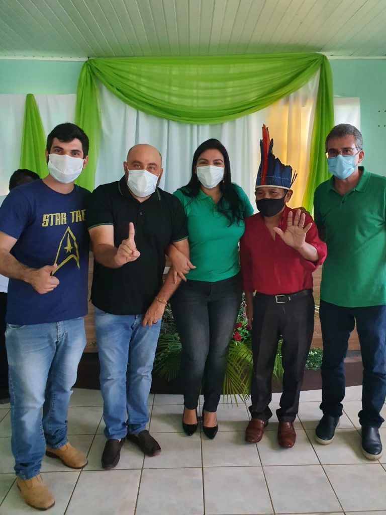 Núbia Lima e diretório do MDB durante a convenção do partido