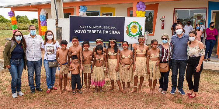 Arthur inaugura nova escola