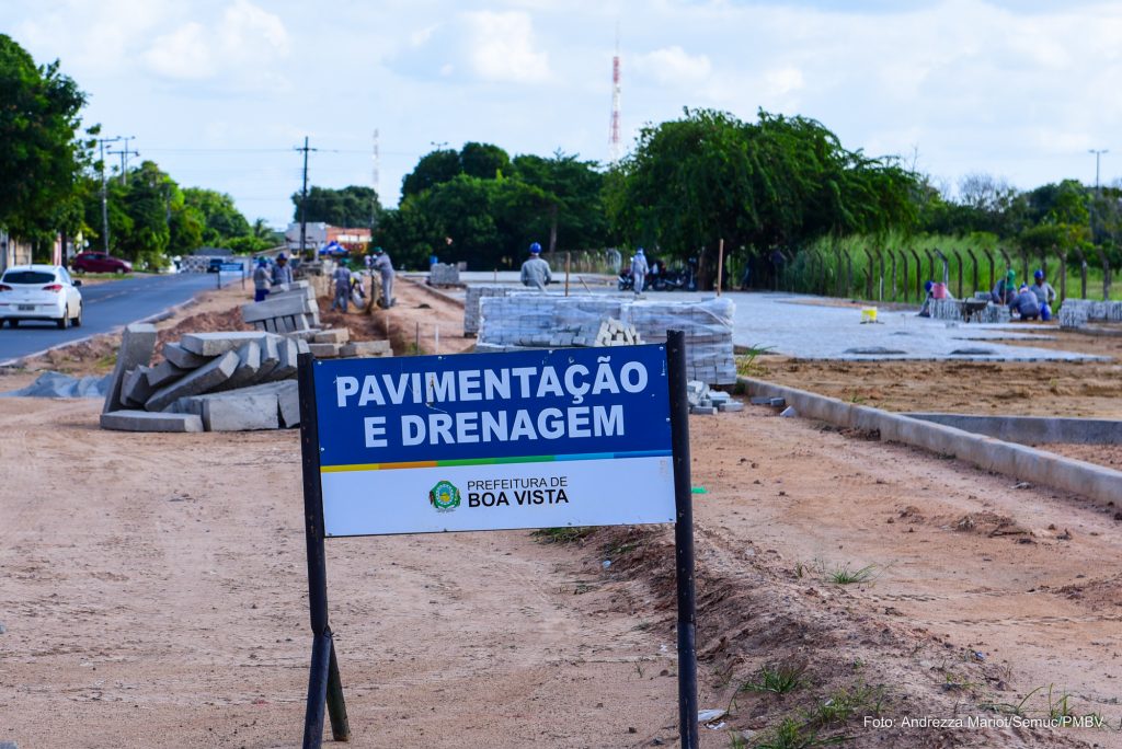 Imagem de obra da avenida rio grande do sul. Vala dará lugar a um espaço de lazer