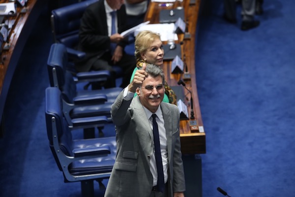 Romero Jucá no plenário do Senado trabalhando pelo enquadramento em Roraima. História do enquadramento