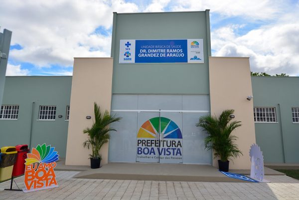 Frente da Unidade de Saúde do bairro Alvorada, que foi construída, em Boa Vista