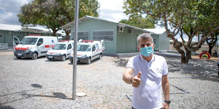 Romero Jucá na frente de UBS em Boa Vista