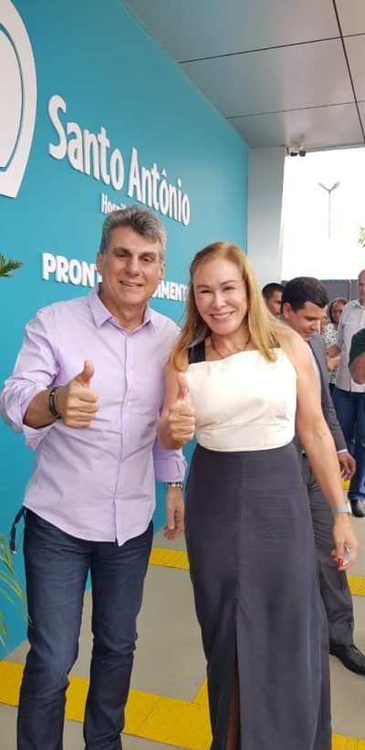 Romero Jucá e Teresa Surita em frente ao Hospital da Criança. Ela falou sobre Romero Jucá