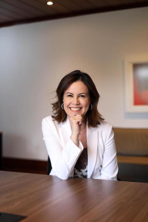 Foto Rose Brito sorrindo