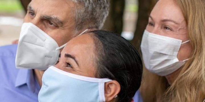 Romero Jucá, Teresa Surita e popular fazendo selfie