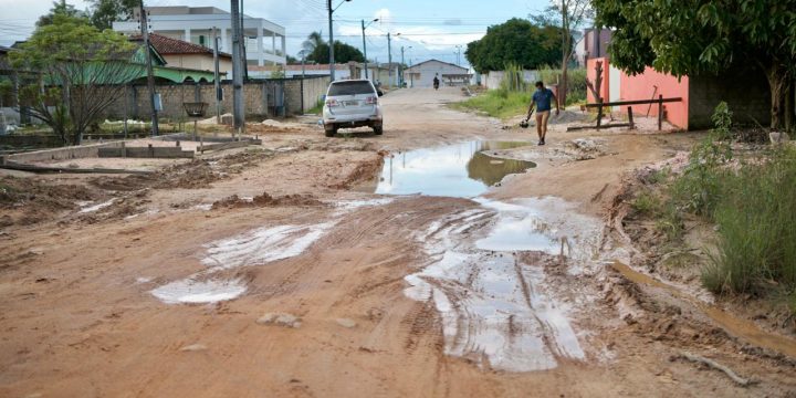Imagem de rua ruim em Caroebe