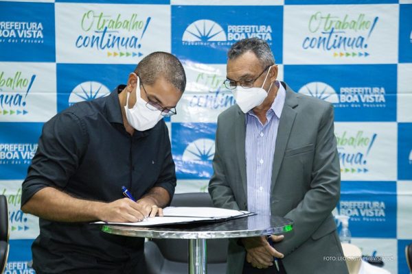 Arthur e Popó assinam convênio de apoio ao esporte