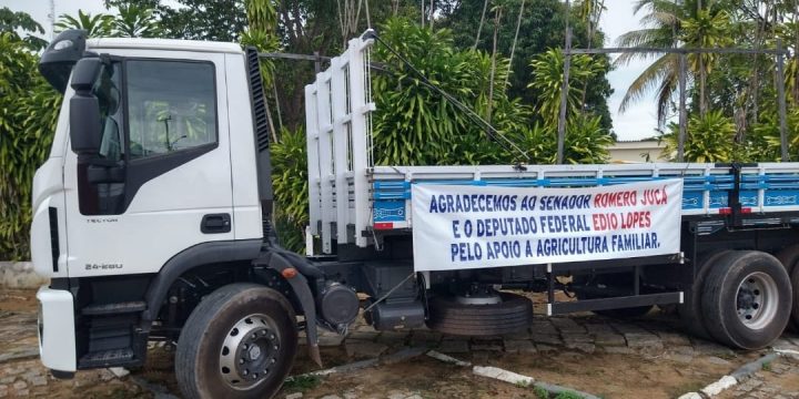 Imagem de caminhão. Jucá conseguiu recursos para equipamentos na agricultura