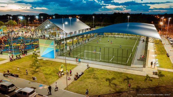 Complexo esportivo na Praça da Primeira Infância