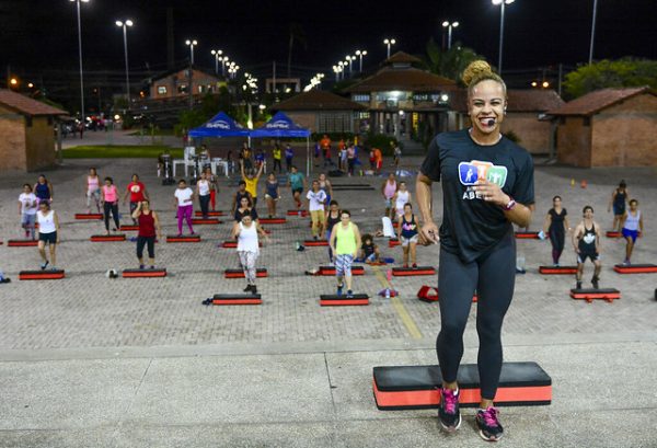 Além de shows o palco da Praça Velia Coutinho é um espaço para atividade fisica