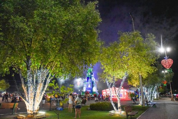 Praça Fábio Paracat