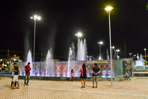 Passeio na Praça das Águas