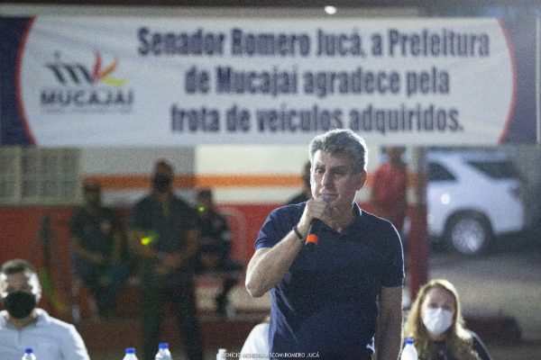 Romero Jucá em discurso sobre agricultura em Mucajaí