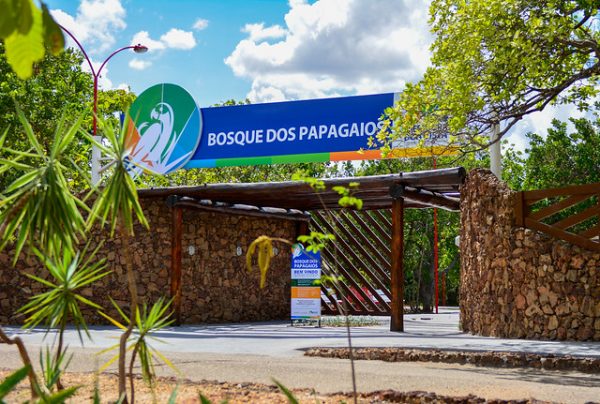 Entrada do Bosque dos Papagaios