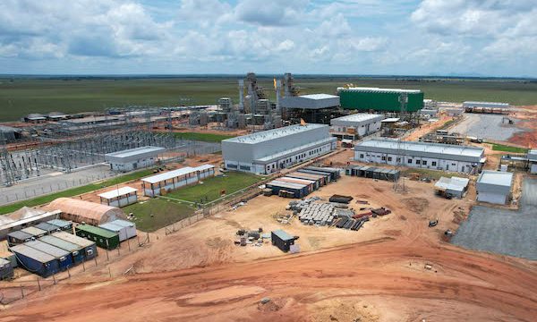 Usina termelétrica de Jaguatirica II que usa o gás natural para gerar energia em Roraima