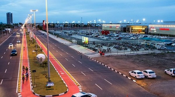 Ciclovia em uma das avenidas mais importantes da cidade