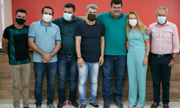 Romero Jucá e Teresa Surita recebem novos apoiadores