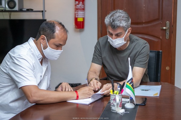 Romero Jucá recebe jovens empreendedores de Roraima