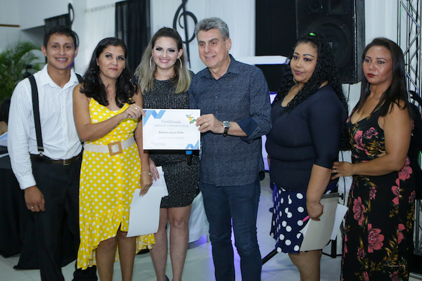 Romero Jucá recebe homenagem dos conselheiros tutelares de Roraima