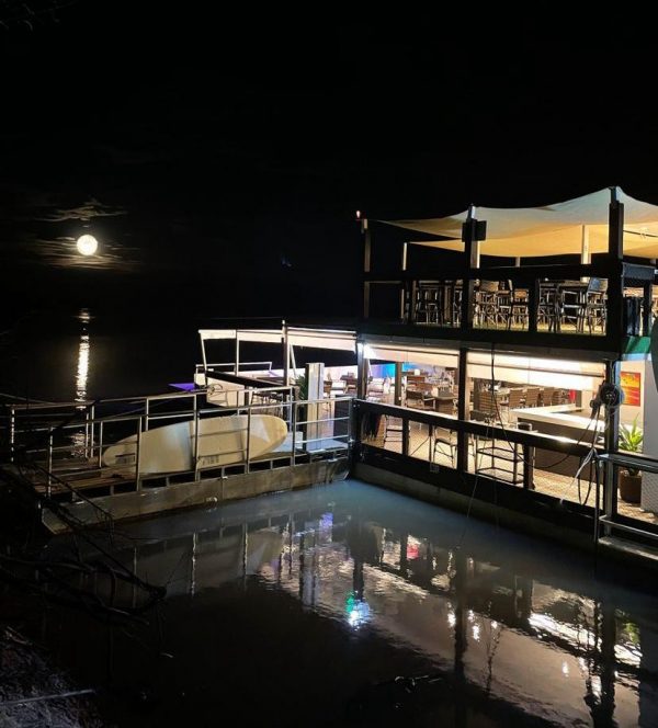 FlutuaíBv faz passeios pela noite