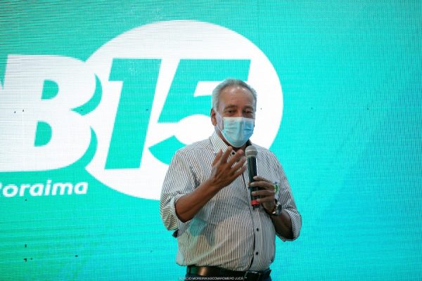 Édio Lopes discursa em filiação