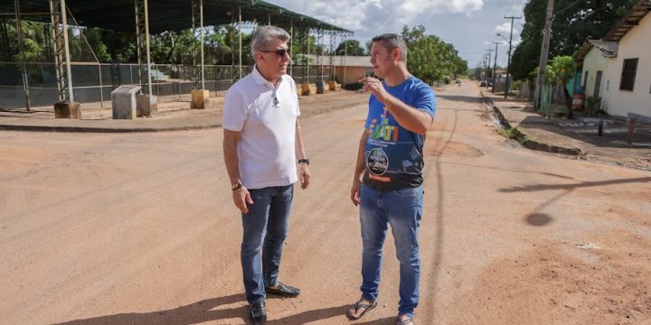 40 anos: Jucá e James em rua que será asfaltada