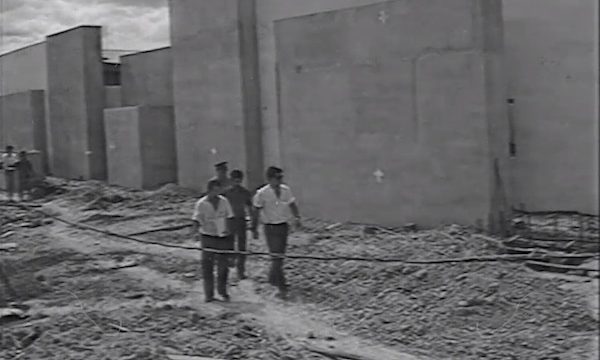 Romero Jucá visita obra do HGR