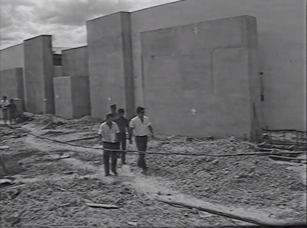 Romero Jucá visita obra do HGR