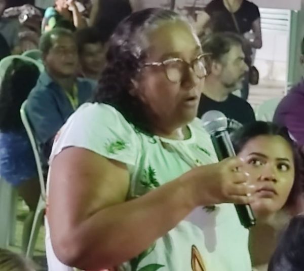 Baixinha mora em Entre Rios e reclama das condições das vicinais no Sul de Roraima