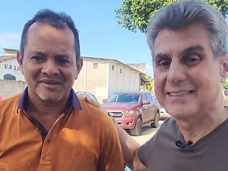 Romero Jucá com Erisvan Alves é um dos atendidos com o enquadramento