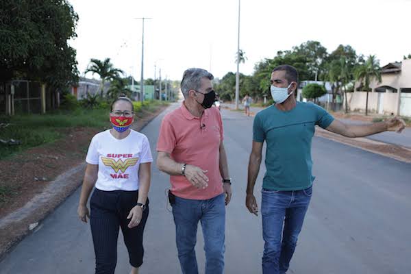 Romero Jucá visita obras em Baliza