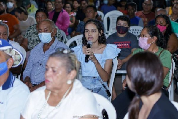 Ana Clara fala sobre problemas em caracaraí na educação