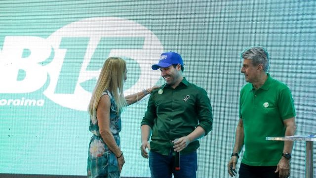 Dr. Meton entre Teresa Surita e Romero Jucá