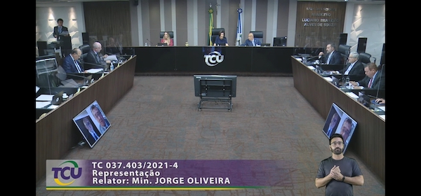 Sessão do Tribunal de Contas da União que votou a escolaridade