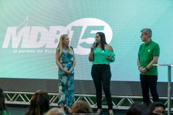 Eva Uchôa entre Teresa Surita e Romero Jucá